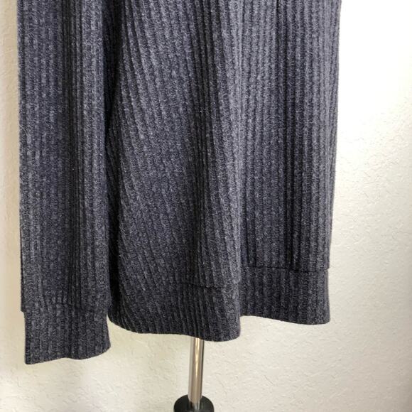 Torrid charcoal gray ribbed knit ¼ zip pullover sweater top size 1 or 1X - Picture 3 of 13